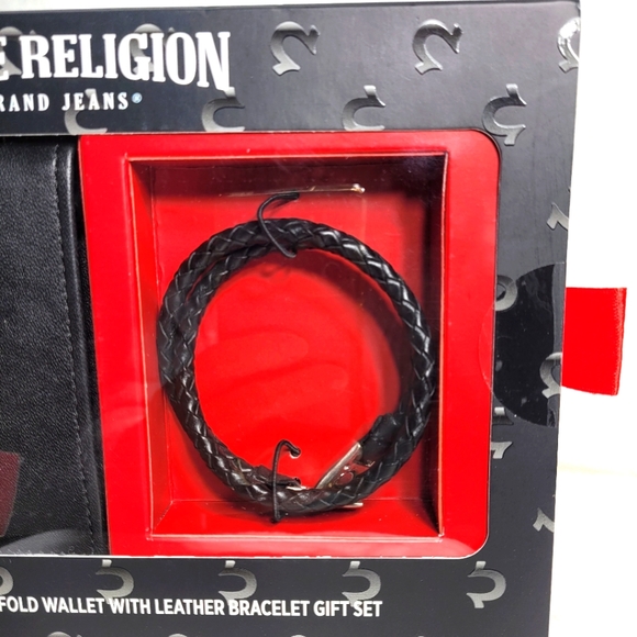 True Religion Leather Wallet & Bracelet Gift Set - Picture 2 of 7